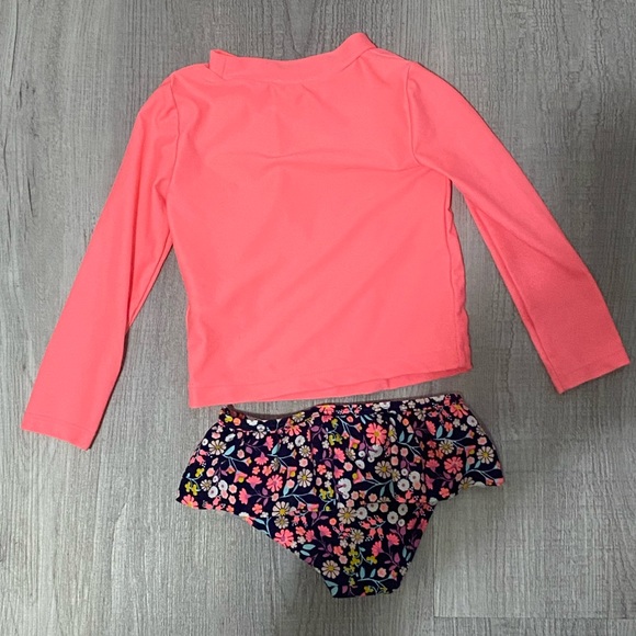 💝 3/$10. Rash guard and bathing suit bottoms 2T mermaid 🧜‍♀️ - Picture 4 of 4